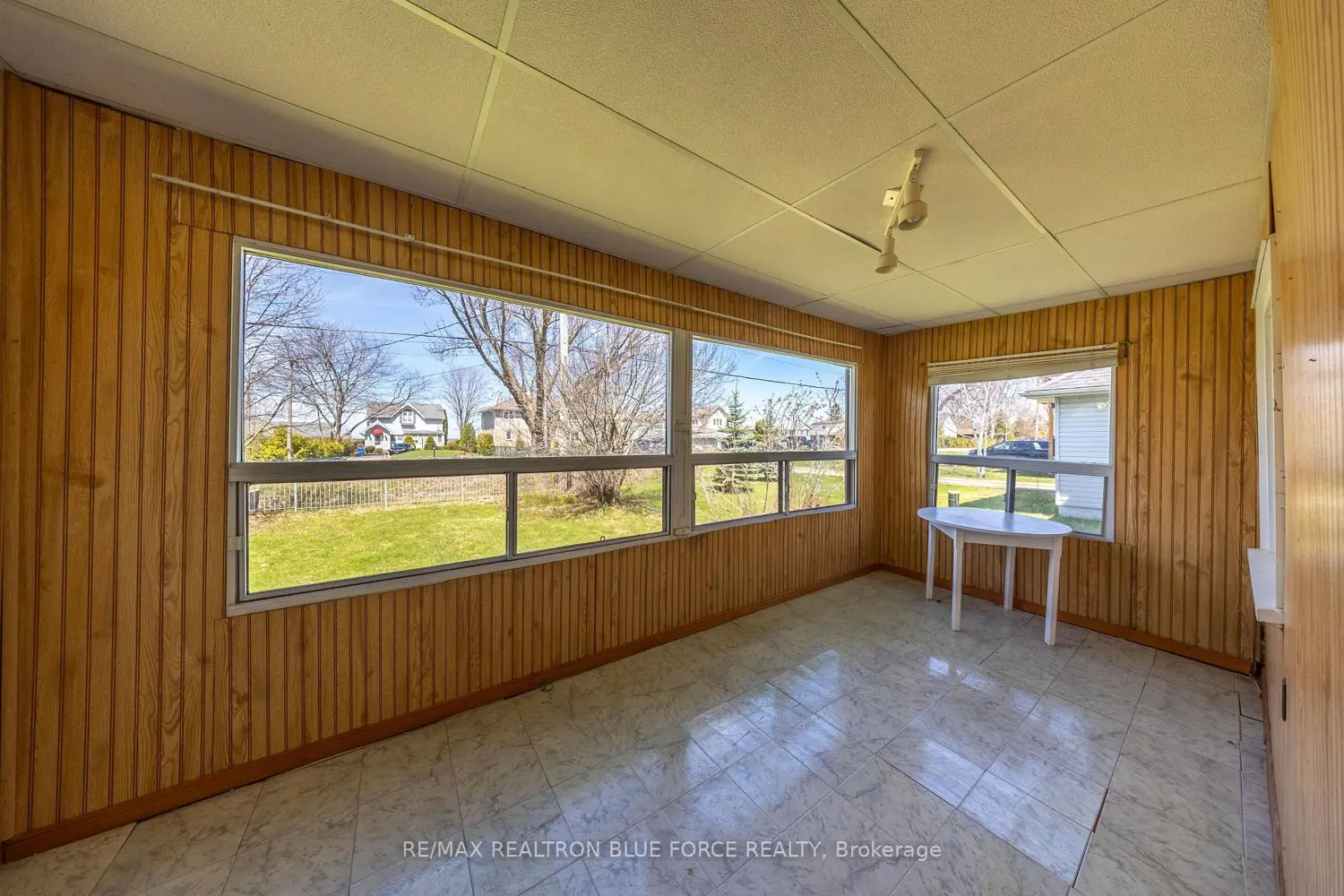 57 Lakeshore Road photo 3