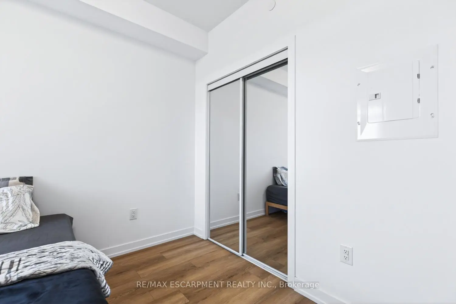 Additional image 19 of 470 Dundas Street 904