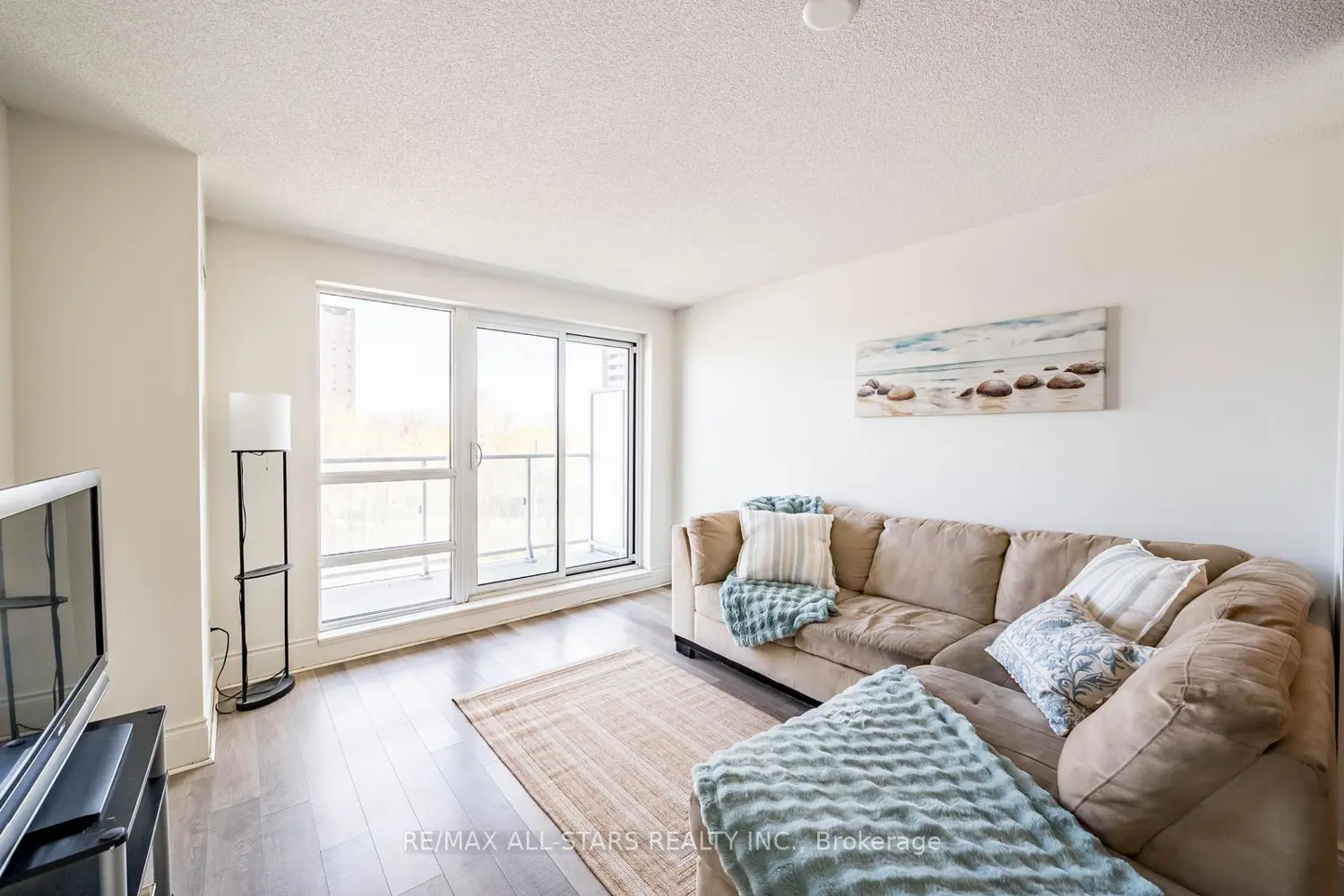 Additional image 8 of 2015 Sheppard Avenue 407