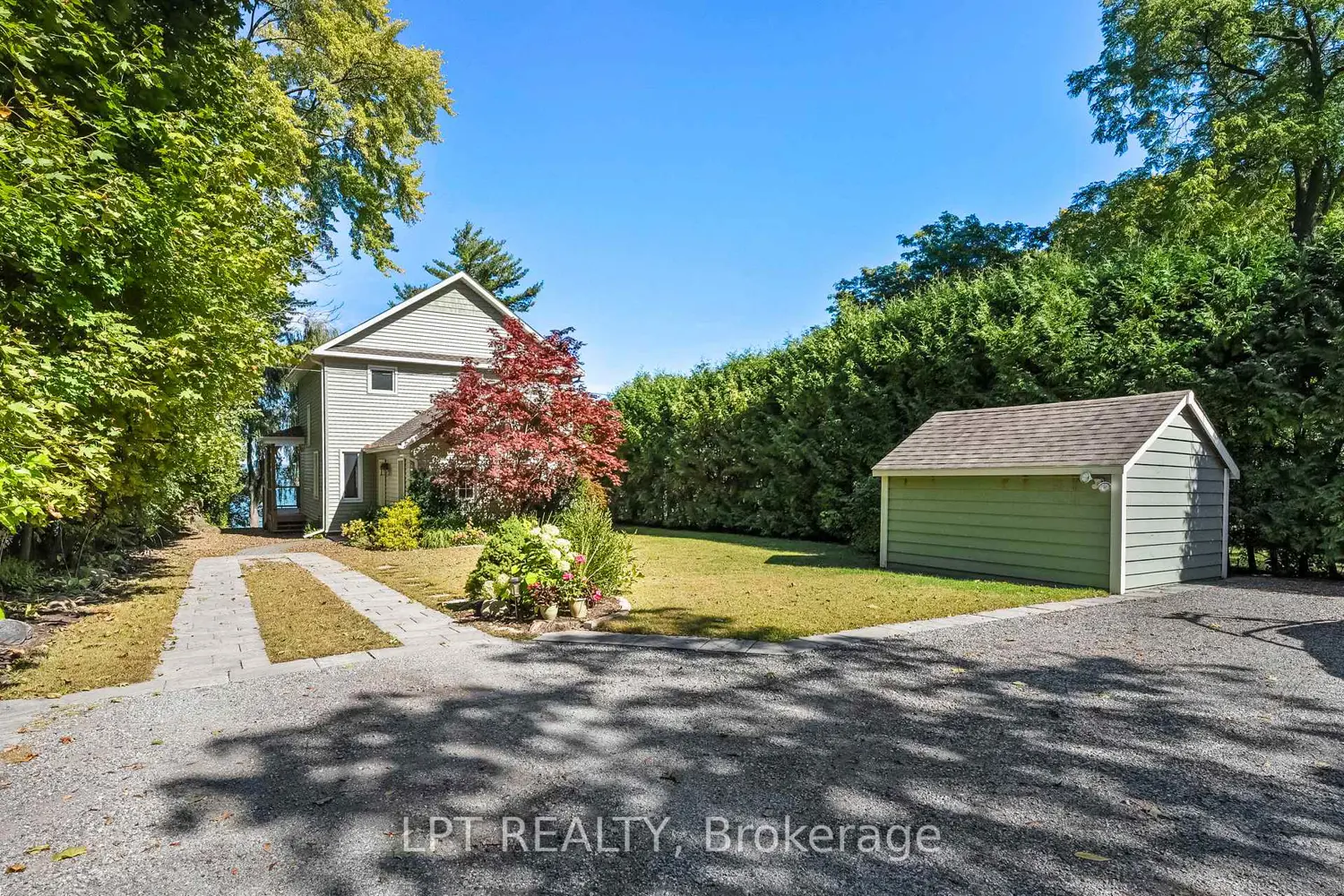 21 Pinery Lane photo 3