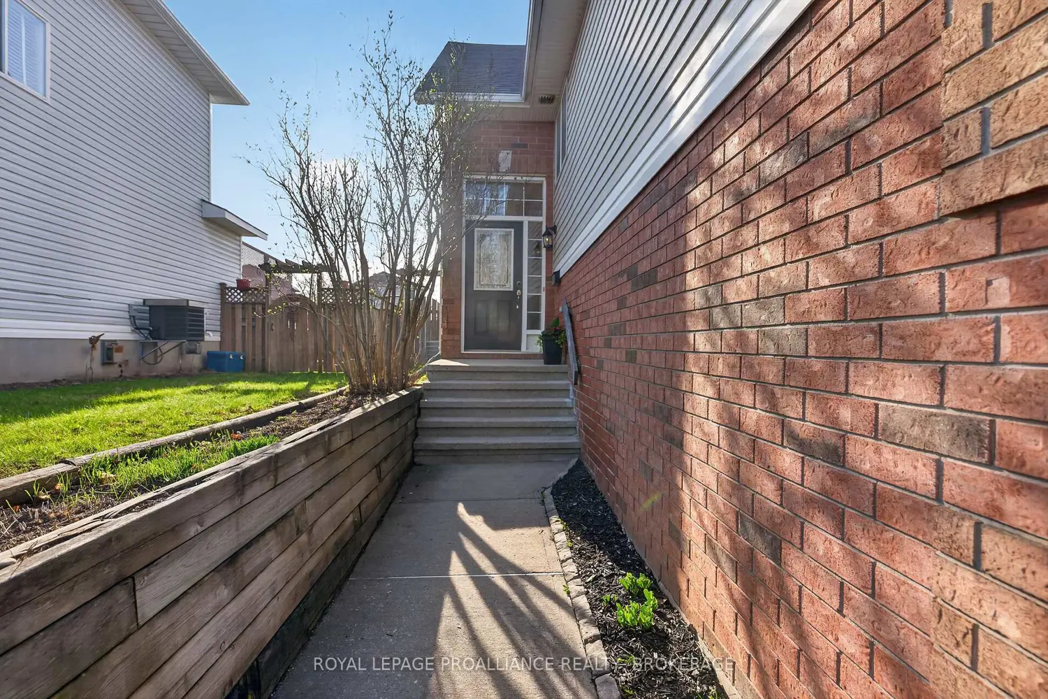 Additional image 2 of 1402 Thornwood Crescent