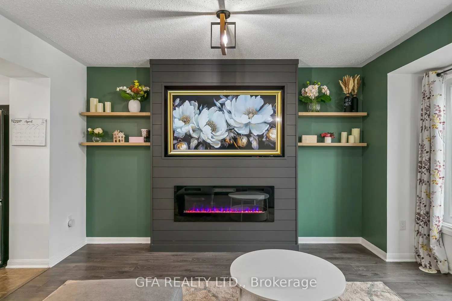 937 Nadalin Heights photo 2