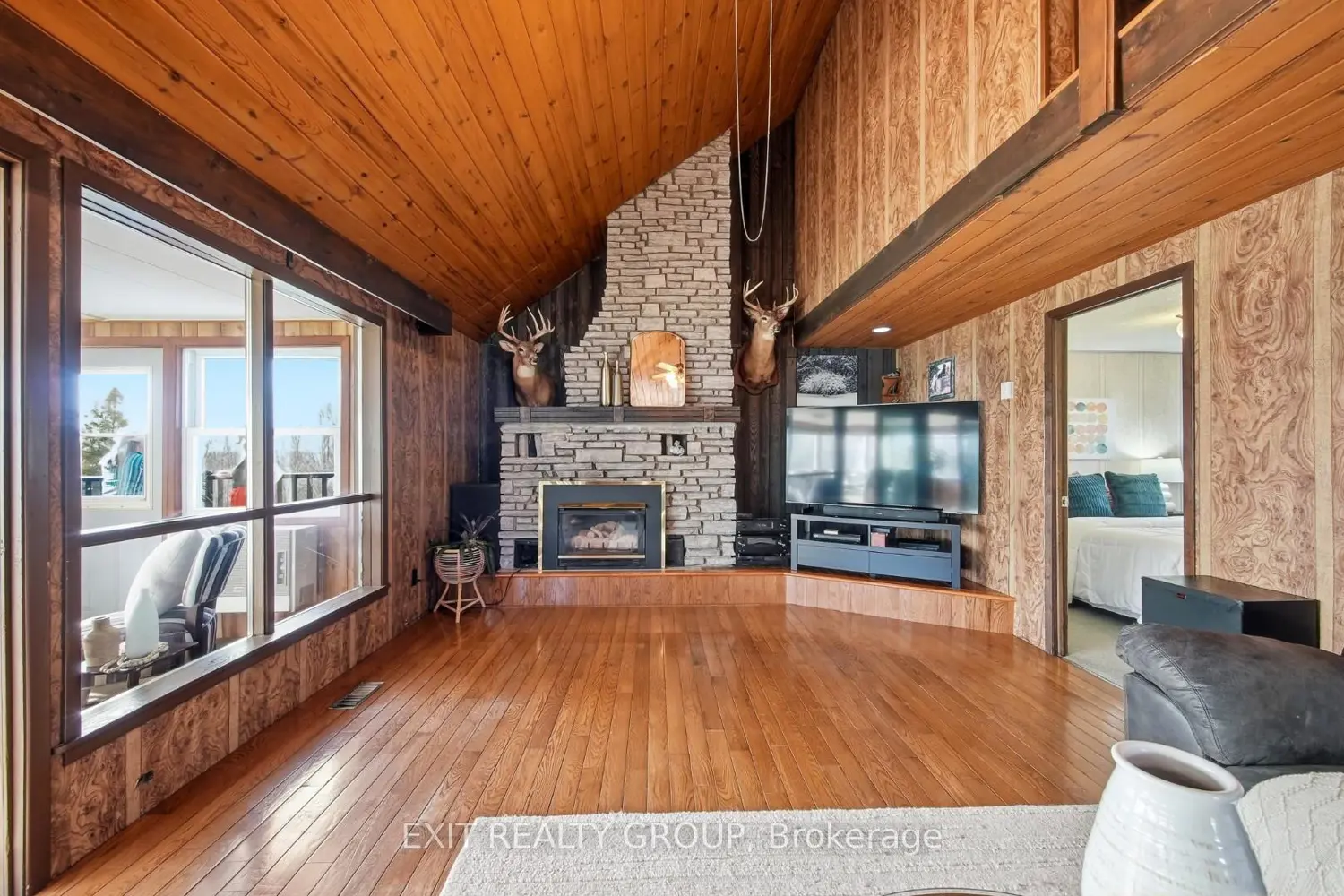 291 Tuftsville Road photo 3