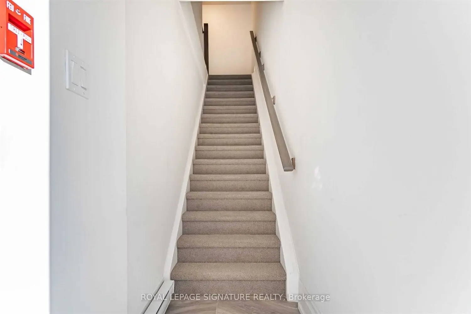 760 Lakeshore Road 202 photo 2