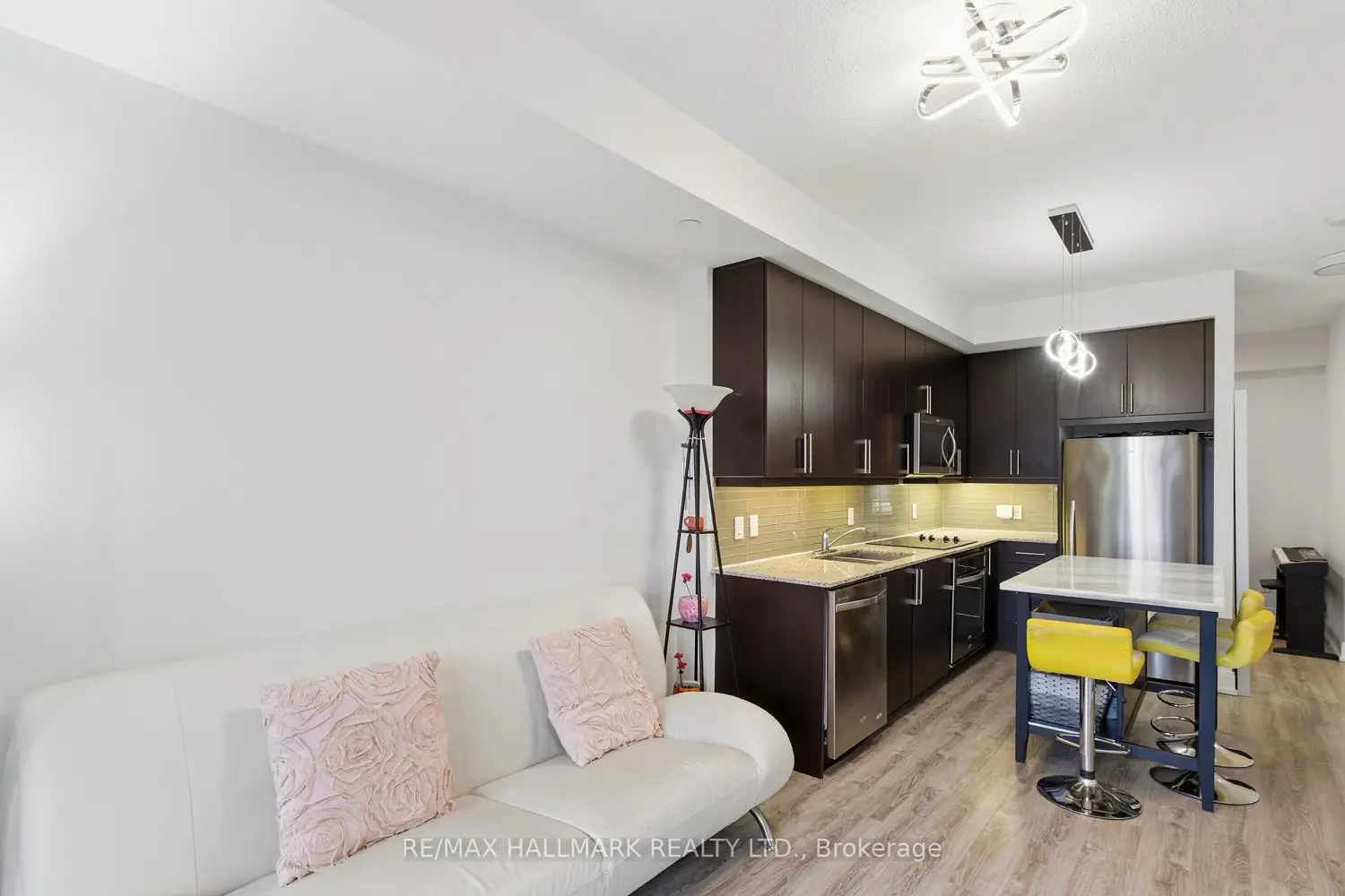 Additional image 9 of 9608 Yonge Street 1112A