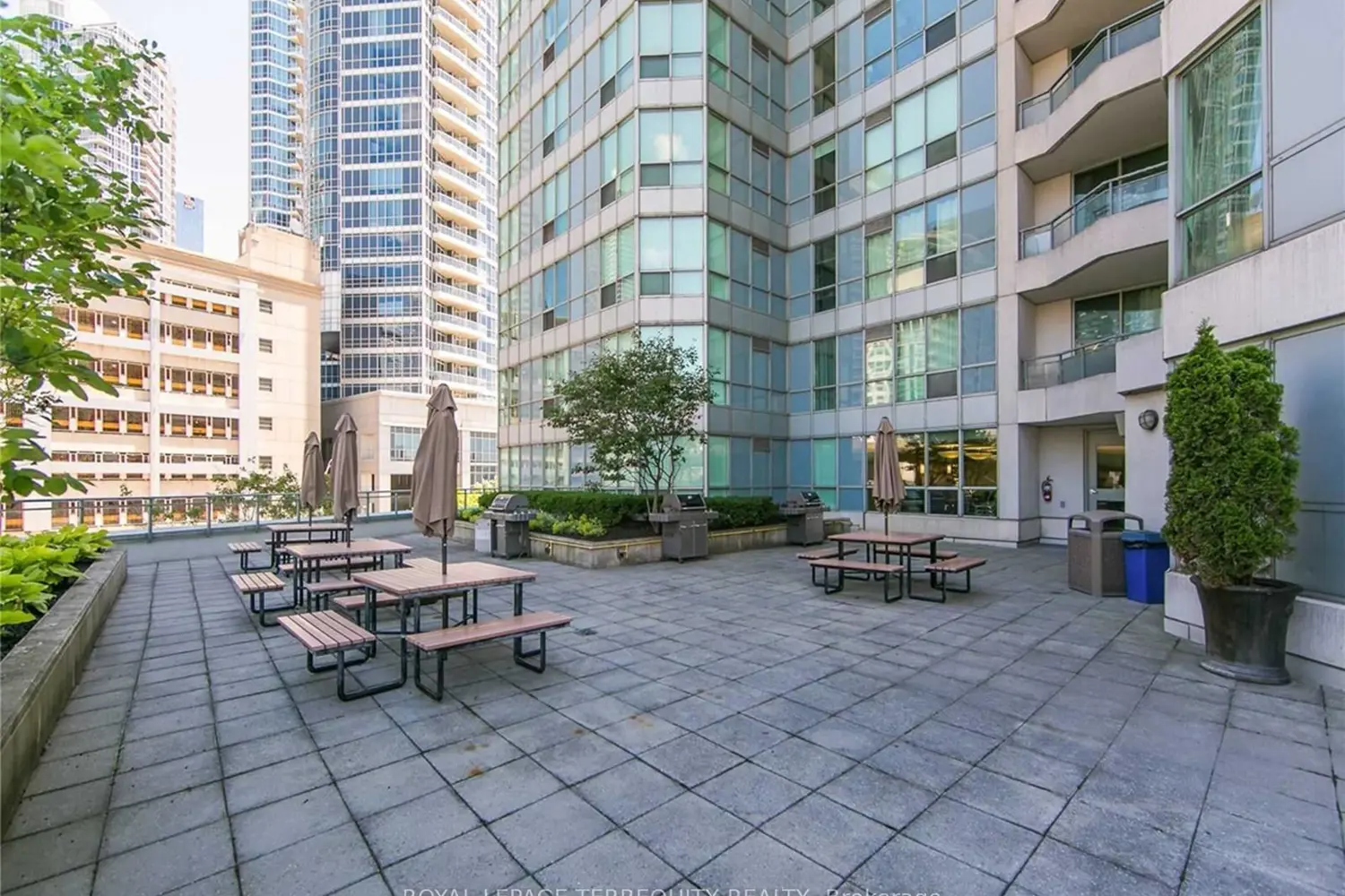Additional image 20 of 230 Queens Quay 2322