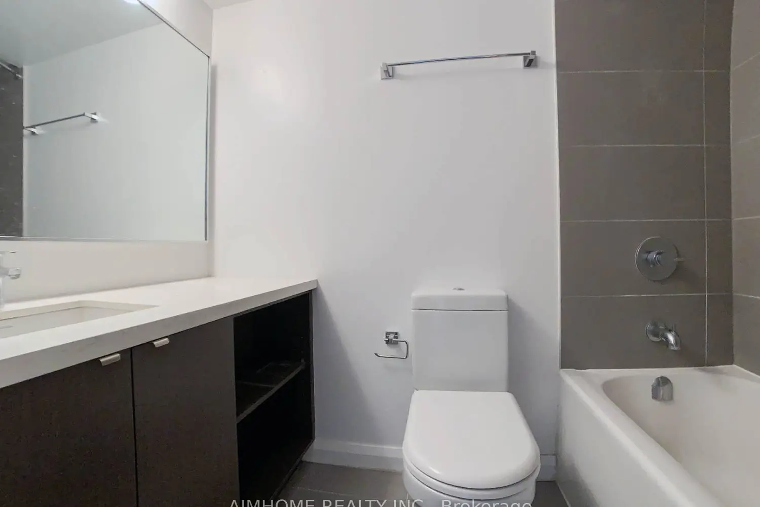 Additional image 9 of 155 Yorkville Avenue 805
