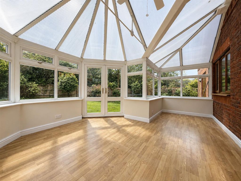 Additional image 4 of 7 bed detached house to rentThe Park, Cheltenham GL50