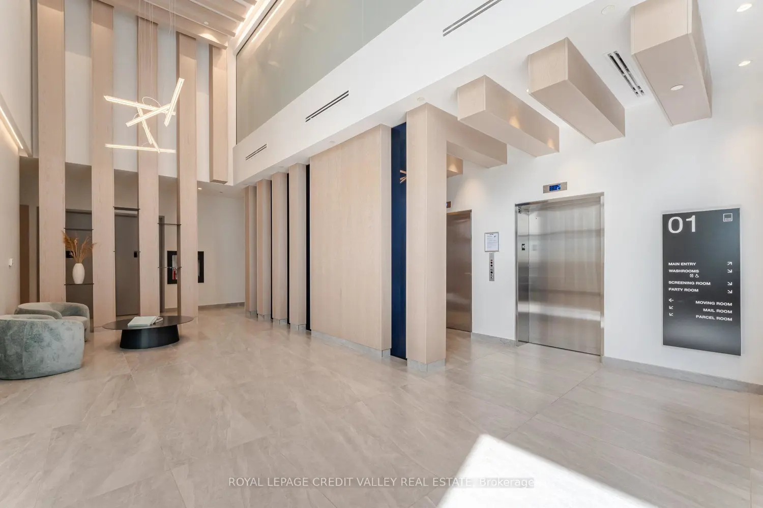 86 Dundas Street 315