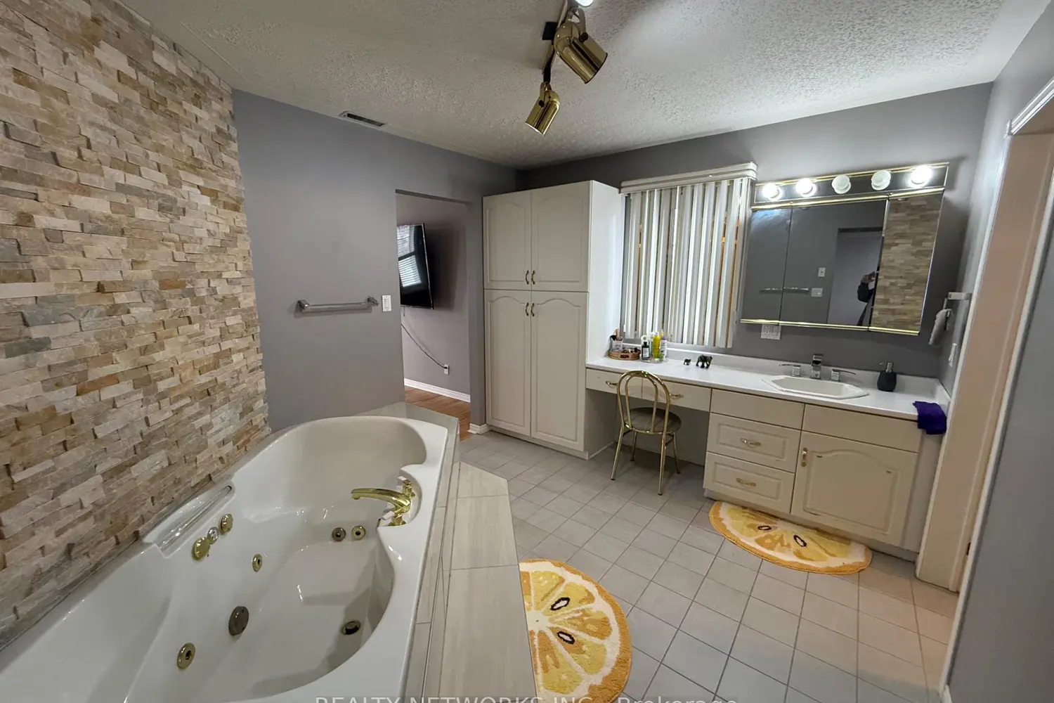 Additional image 10 of 1210 Lavigne Boulevard