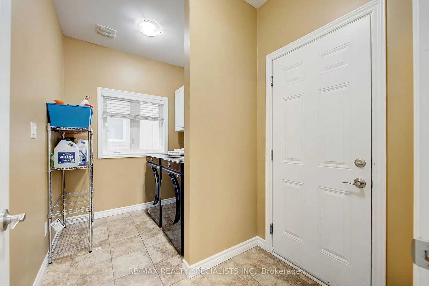 Additional image 3 of 1682 Cedarcreek Crescent