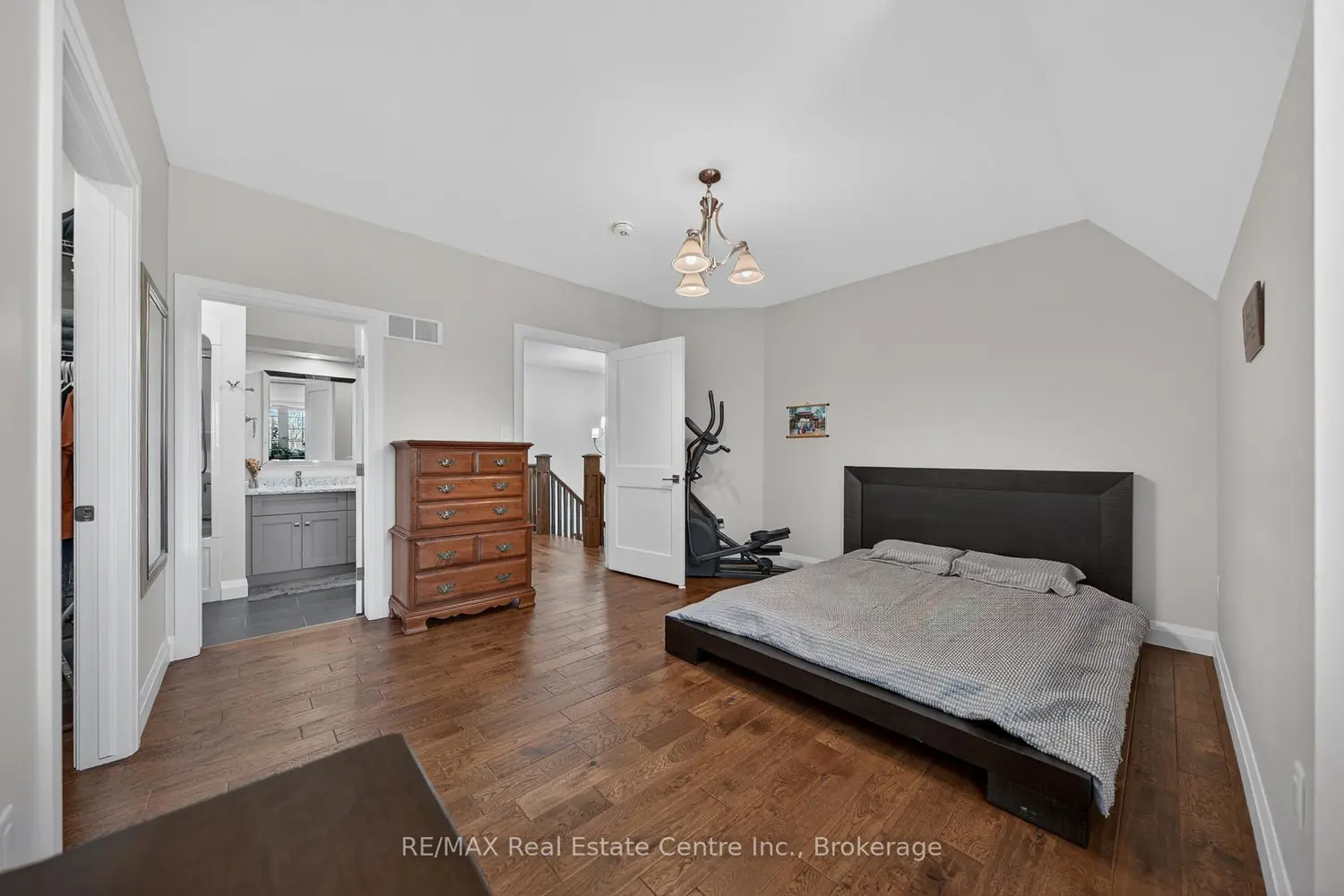 Additional image 8 of 25 Macville Avenue