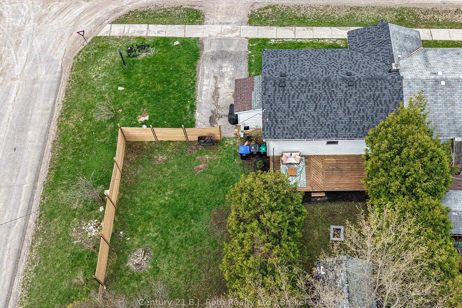 817 Eighth Avenue photo 3