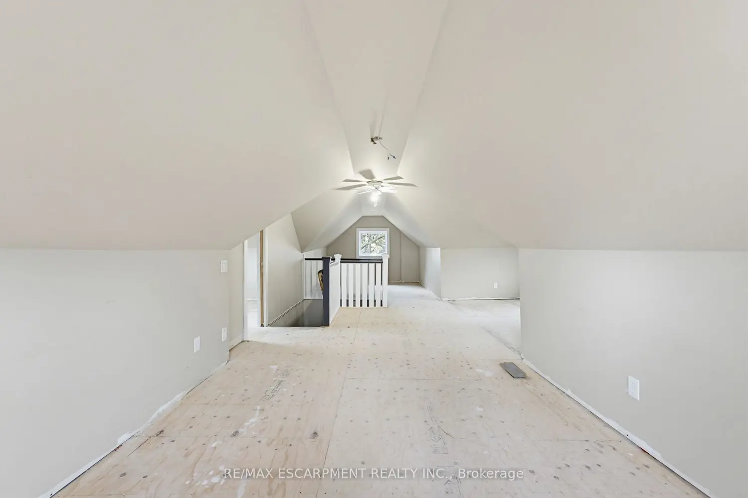 Additional image 6 of 3083 Lakeshore Road
