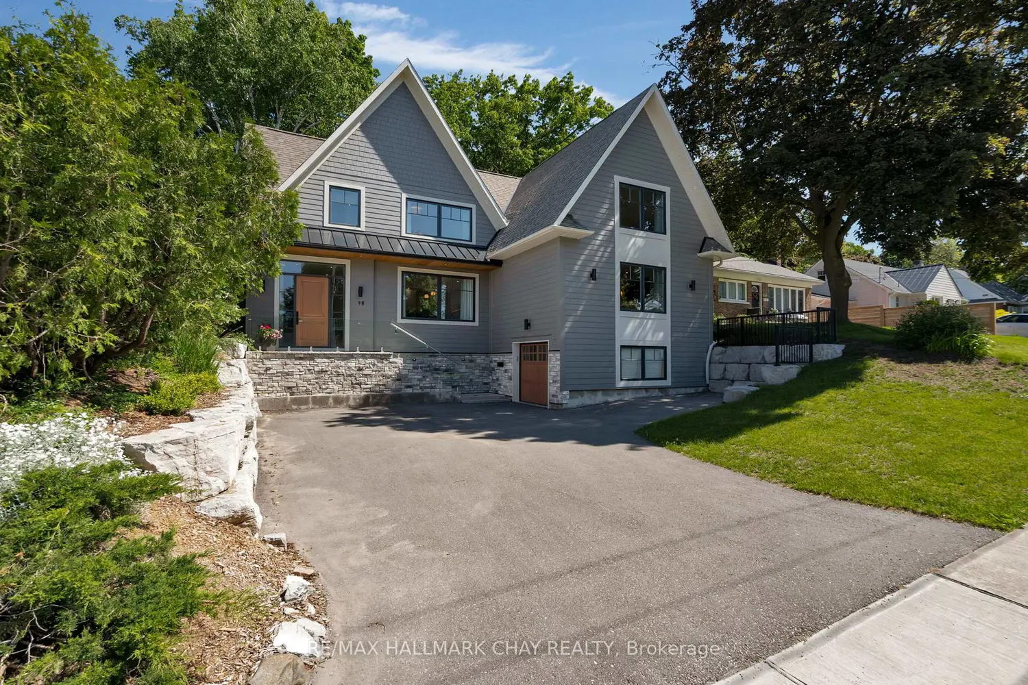 98 Shanty Bay Road