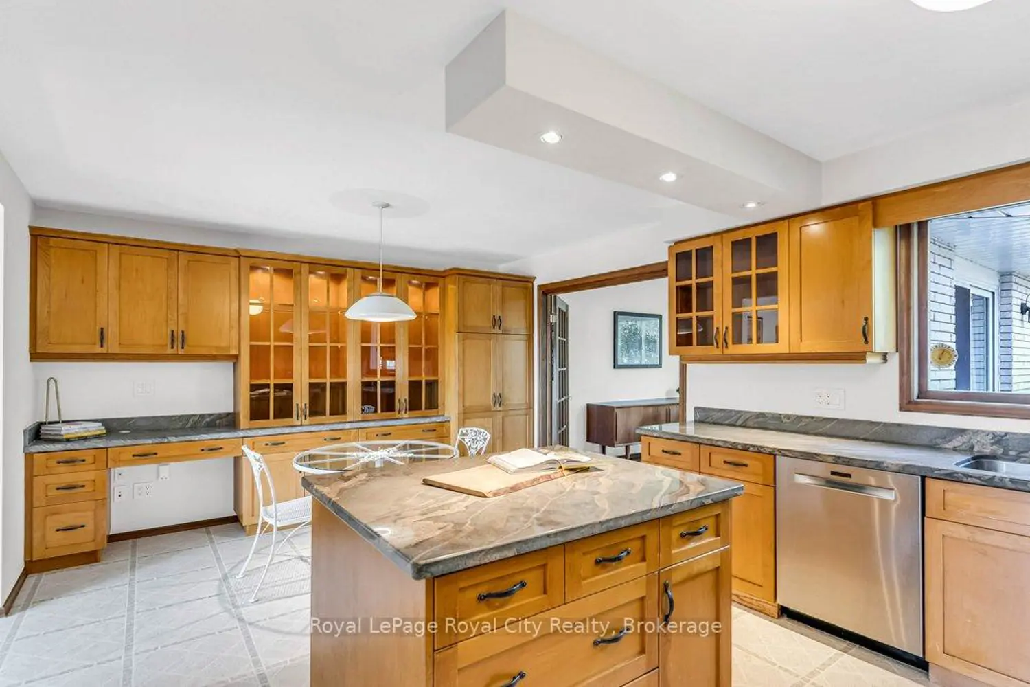 40 Keats Crescent photo 5