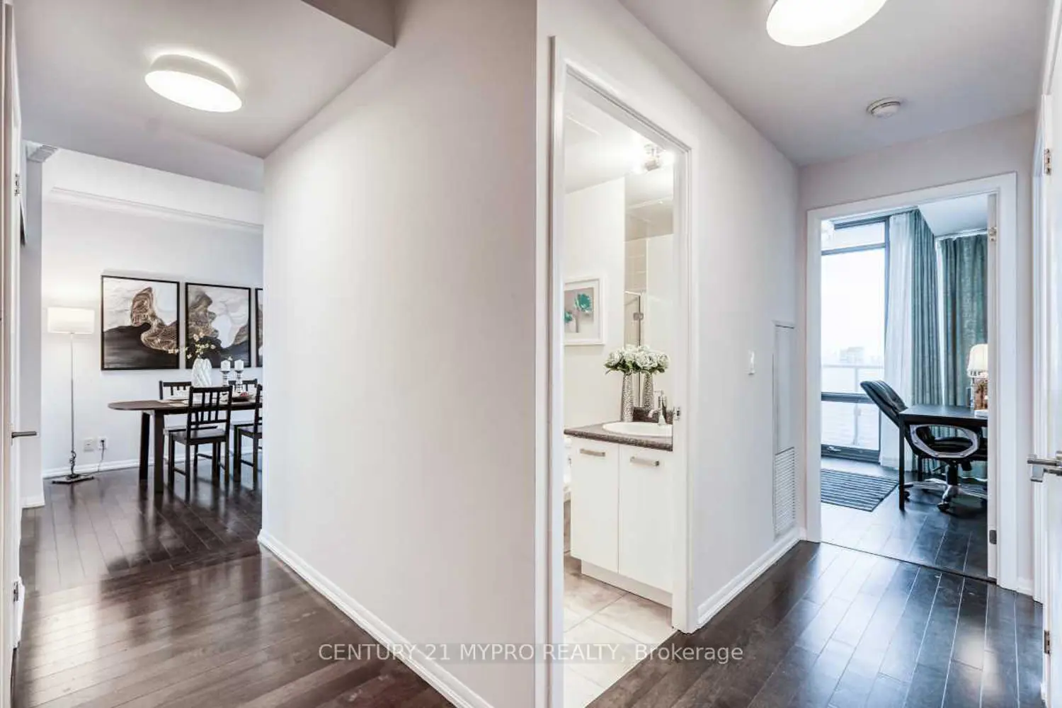 Additional image 3 of 832 Bay Street 2810