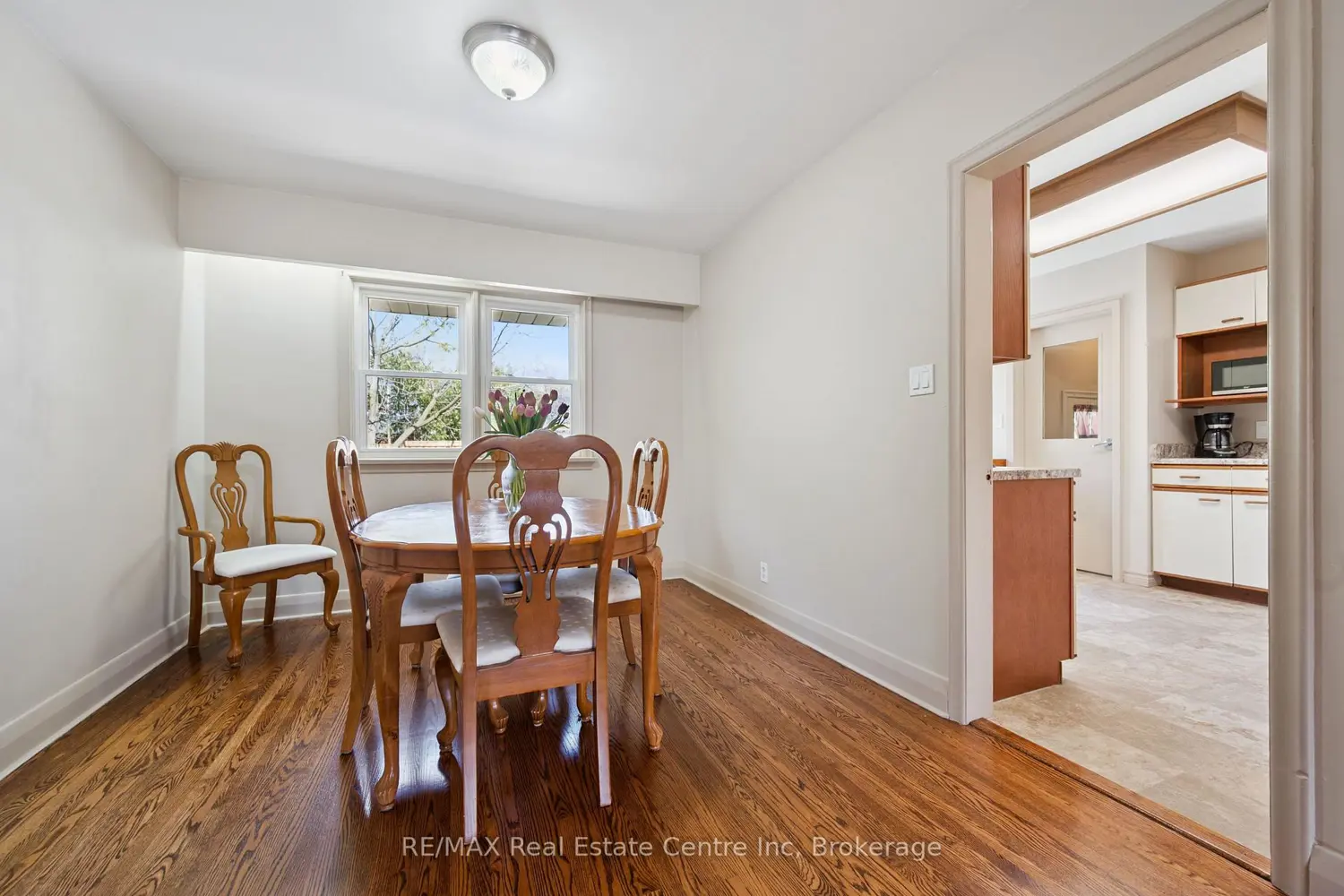 8 Harcourt Drive photo 4