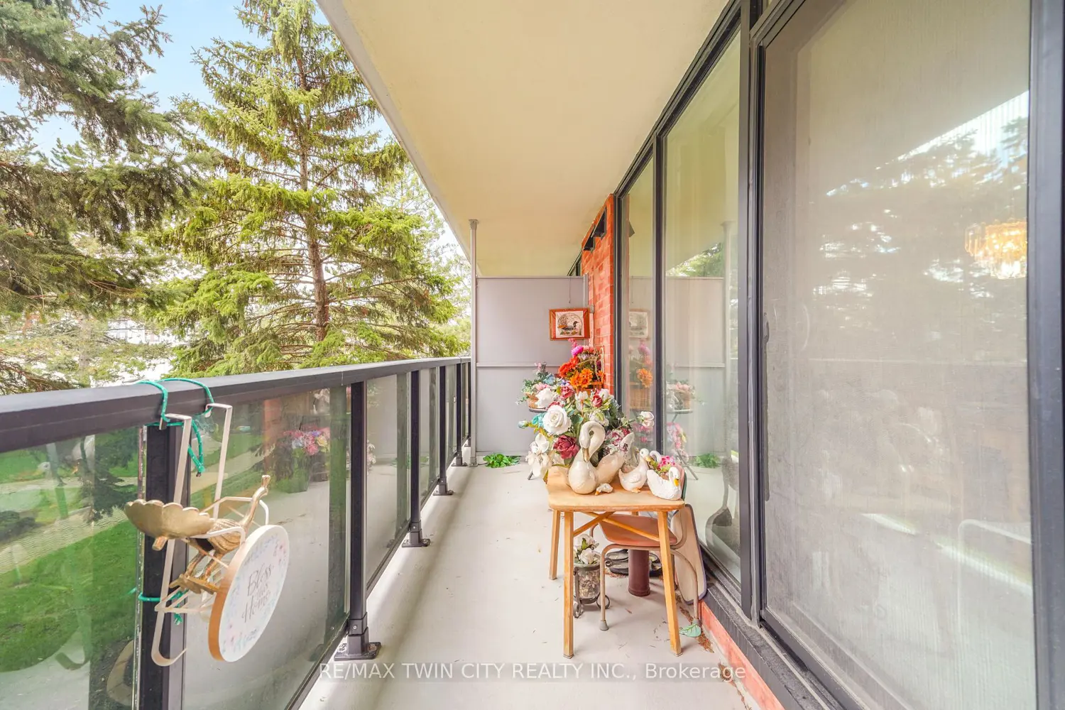 Additional image 16 of 9 Bonheur Court 207