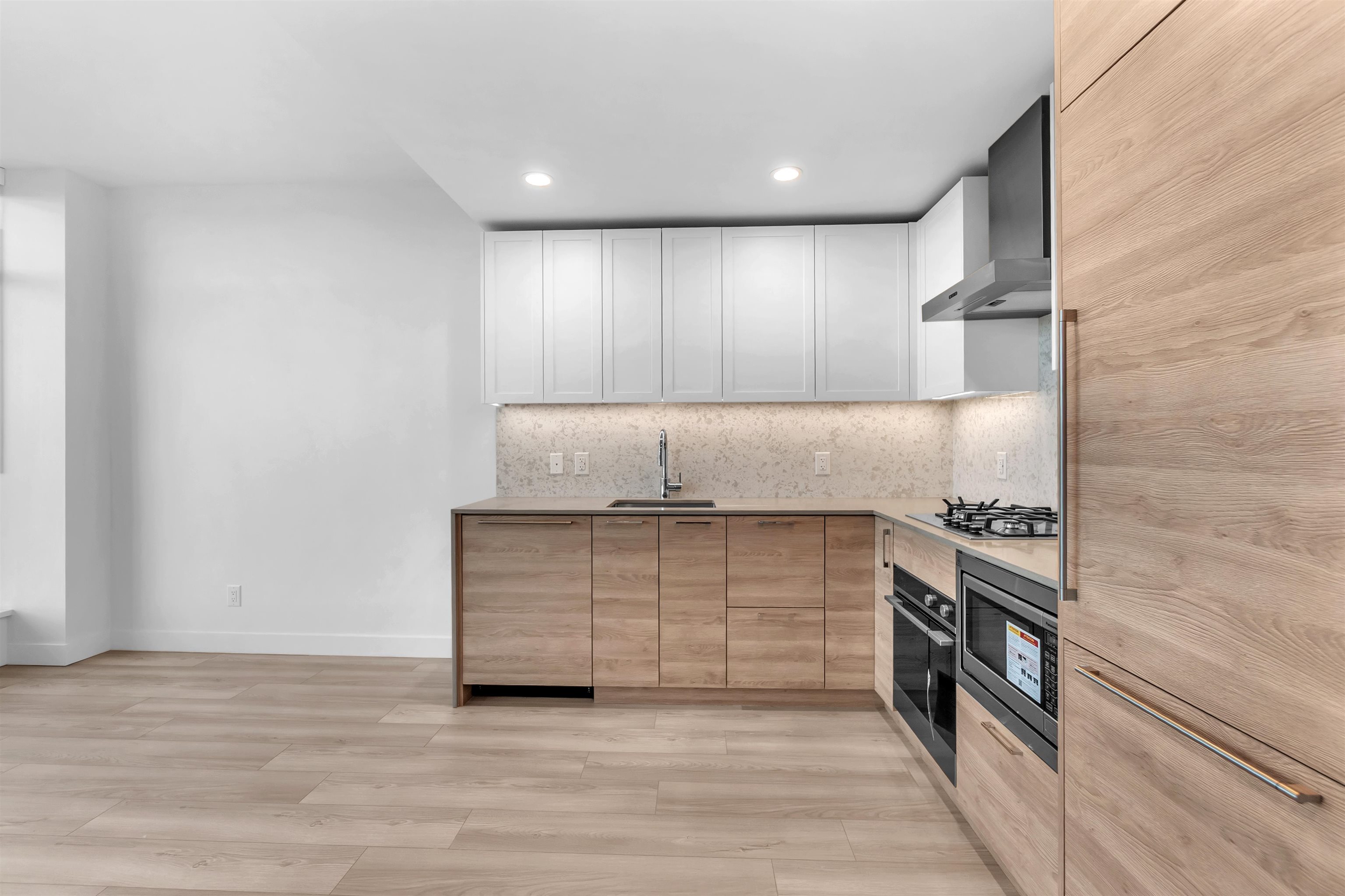 Additional image 5 of 2406-2381 Beta Avenue, Burnaby, BC, V5C 0P7