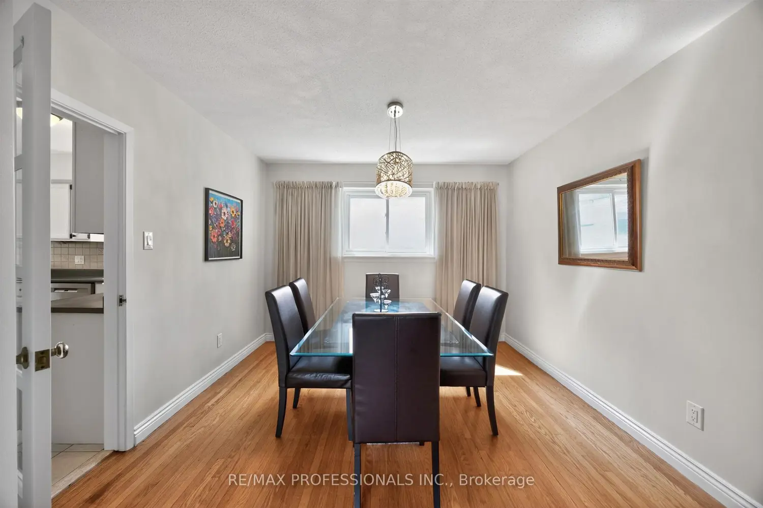 3 Caledon Court