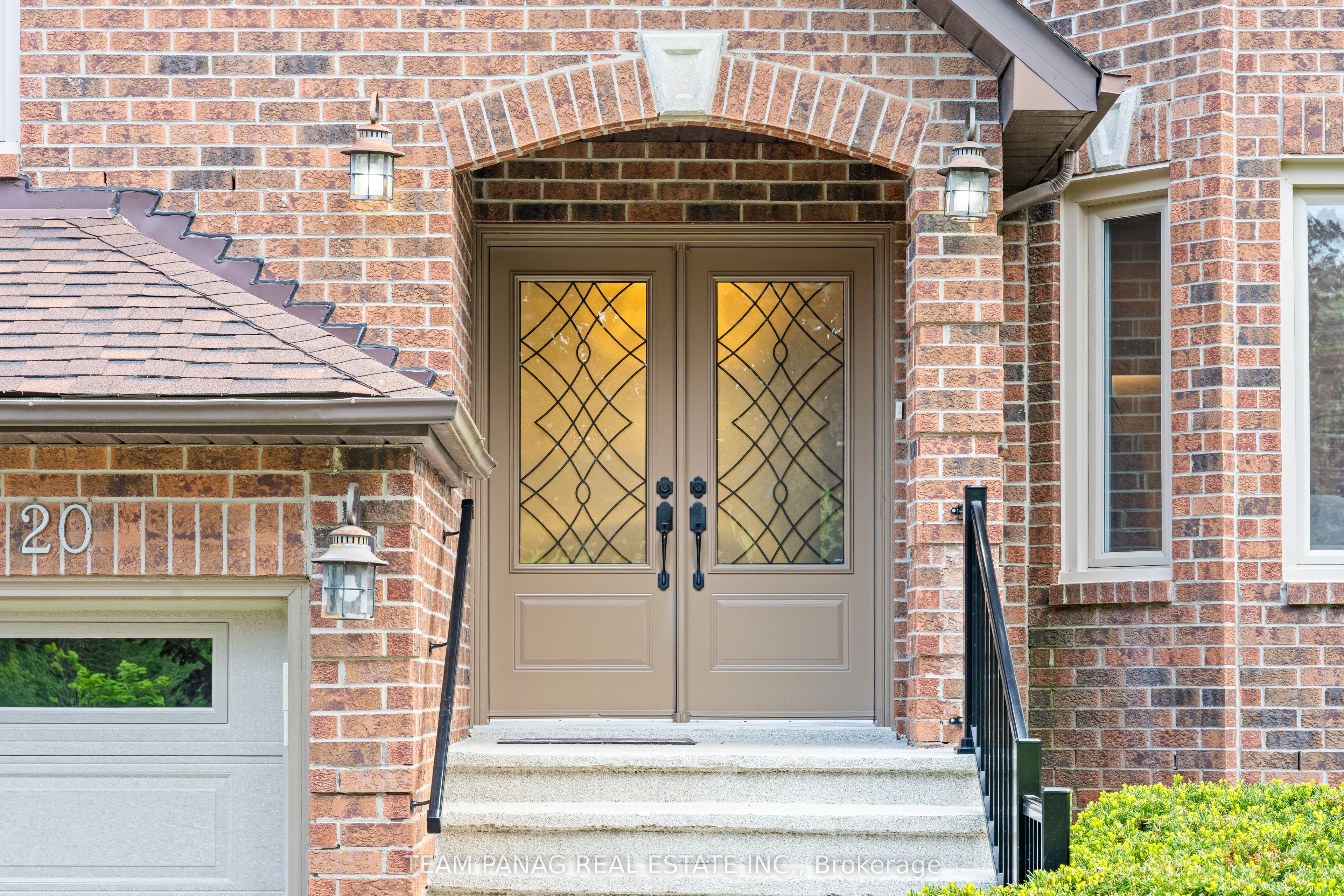 Additional image 4 of 20 Hacienda Court, Brampton, ON, L6Z 3J1
