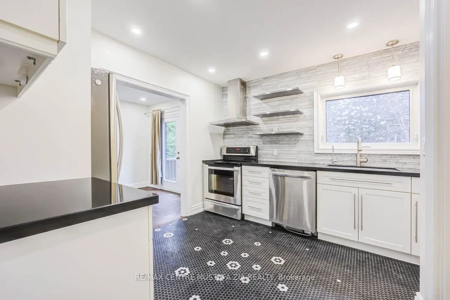 Additional image 9 of 561 Wingrove Crescent