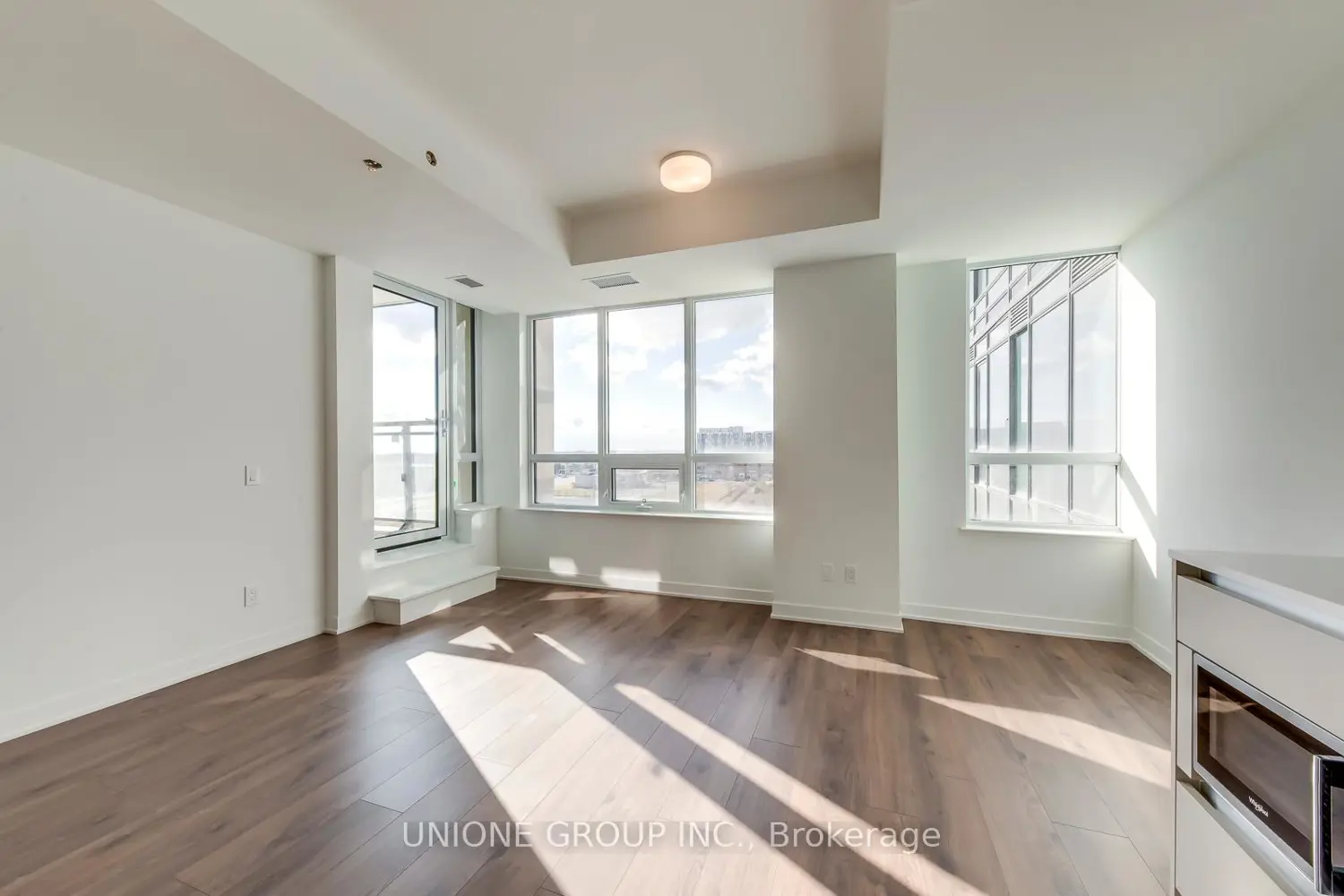 Additional image 7 of 405 Dundas Street 407
