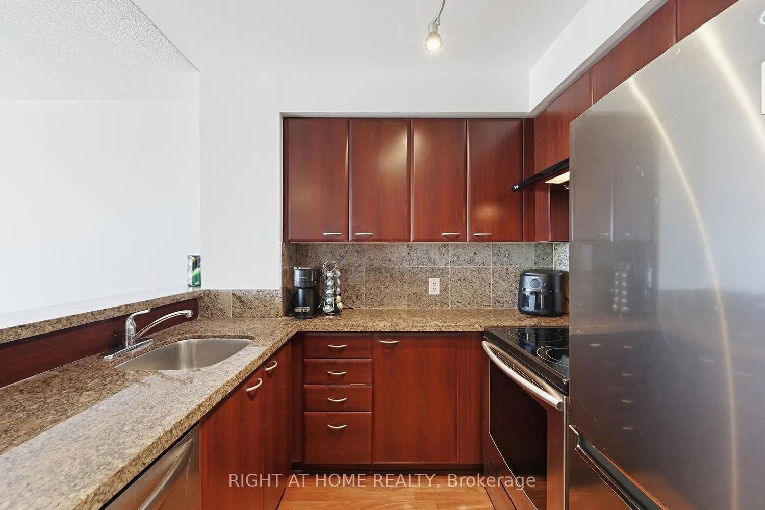 Additional image 8 of 38 Lee Centre Drive 1612