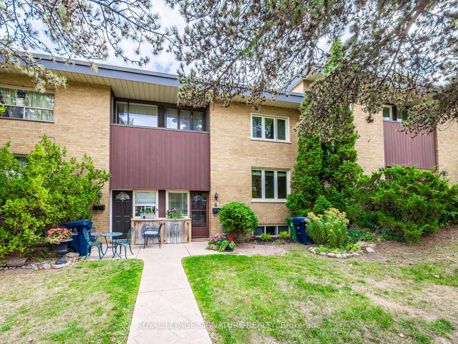 4 Burdock Lane, Toronto, ON, M3C 2G5