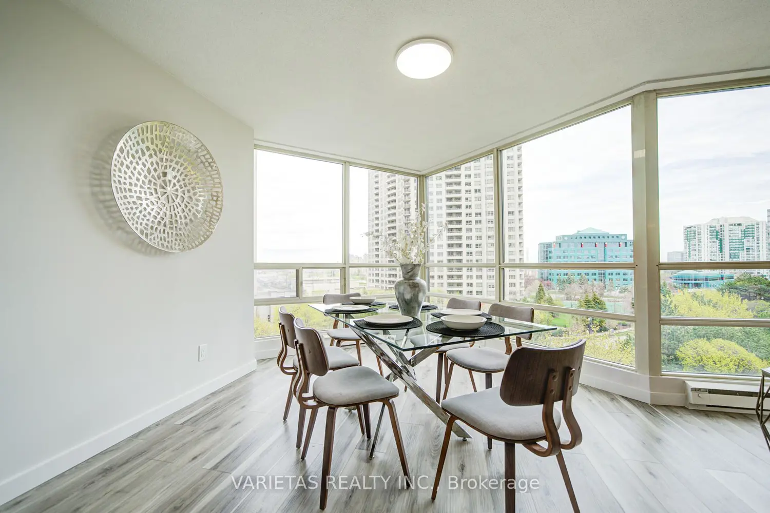 Additional image 10 of 45 Kingsbridge Garden Circle 702