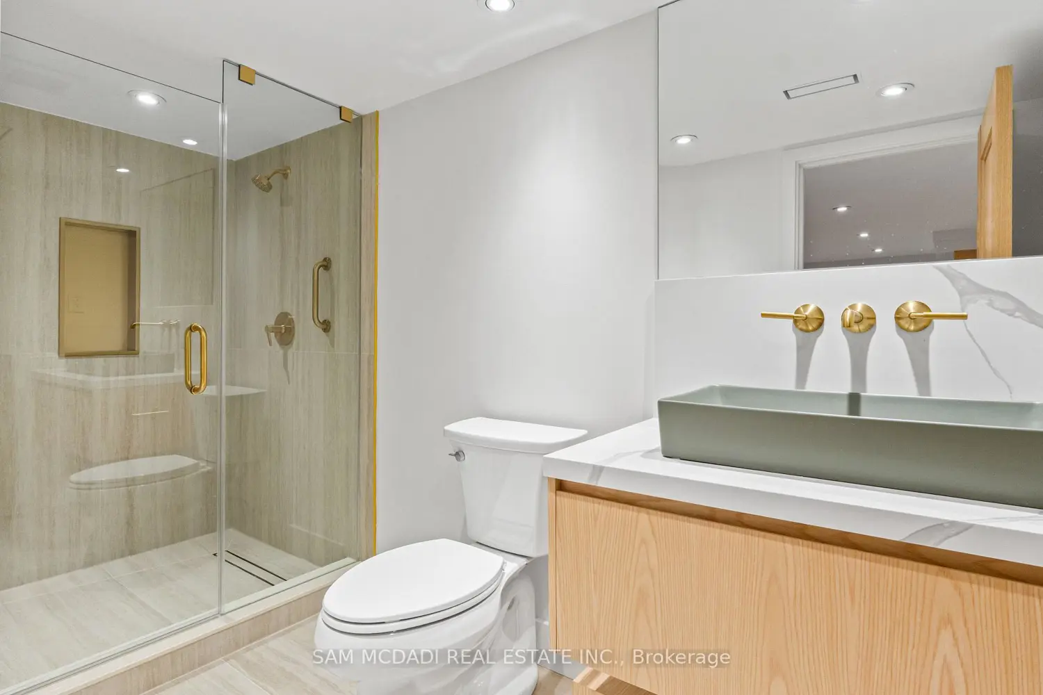 Additional image 17 of 977 Unsworth Avenue