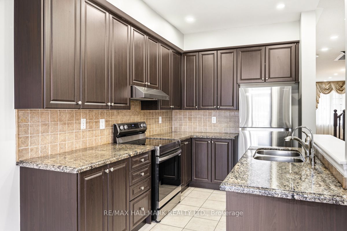 Additional image 5 of 33 Tomabrook Crescent, Brampton, ON, L6R 0V2