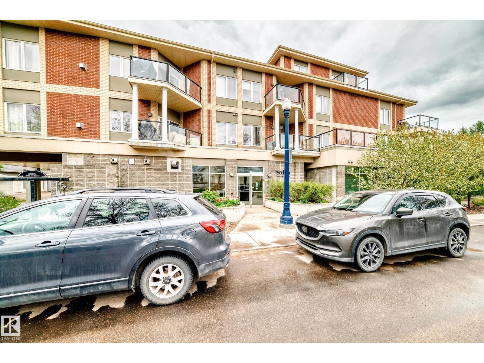 211-9750 94 Street NW, Edmonton, AB, T6C2E3