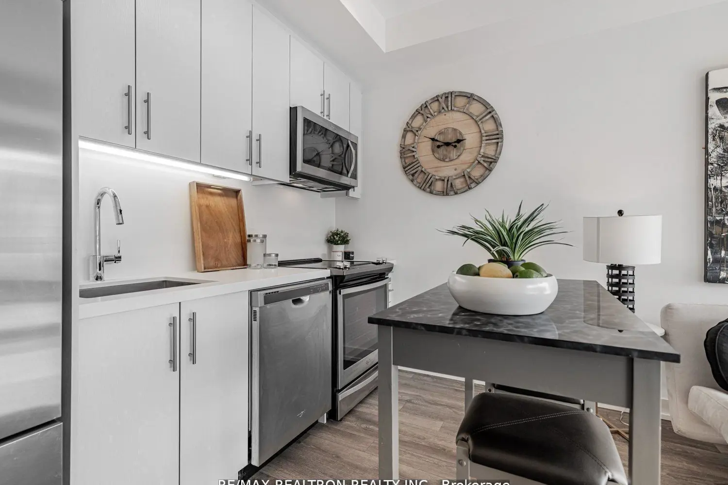Additional image 9 of 301 Sea Ray Avenue C312