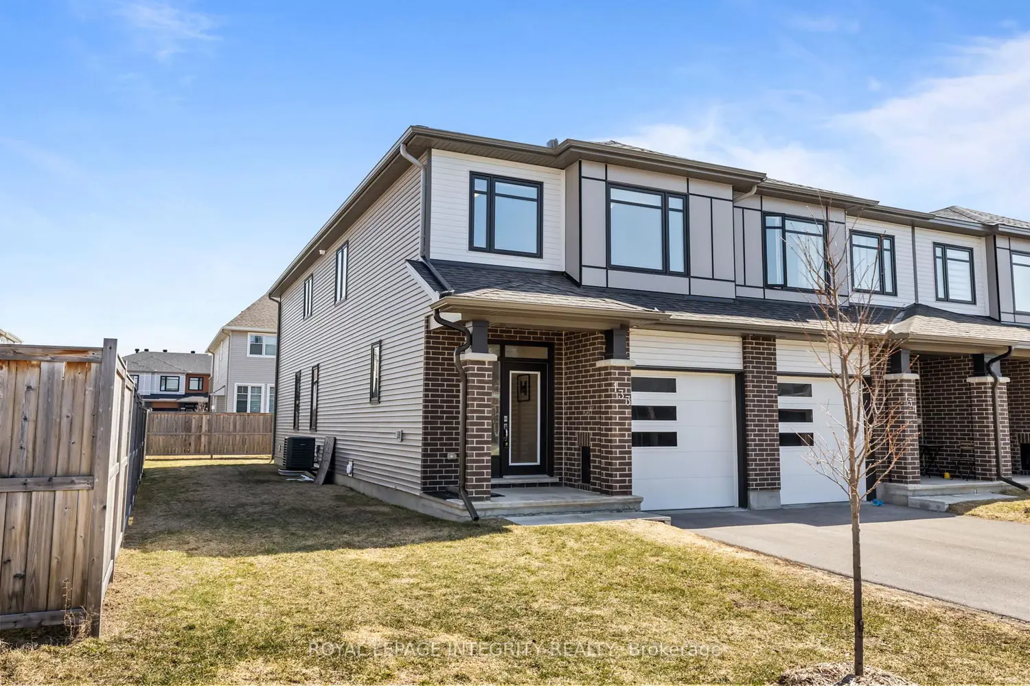 133 Angelonia Crescent photo 2