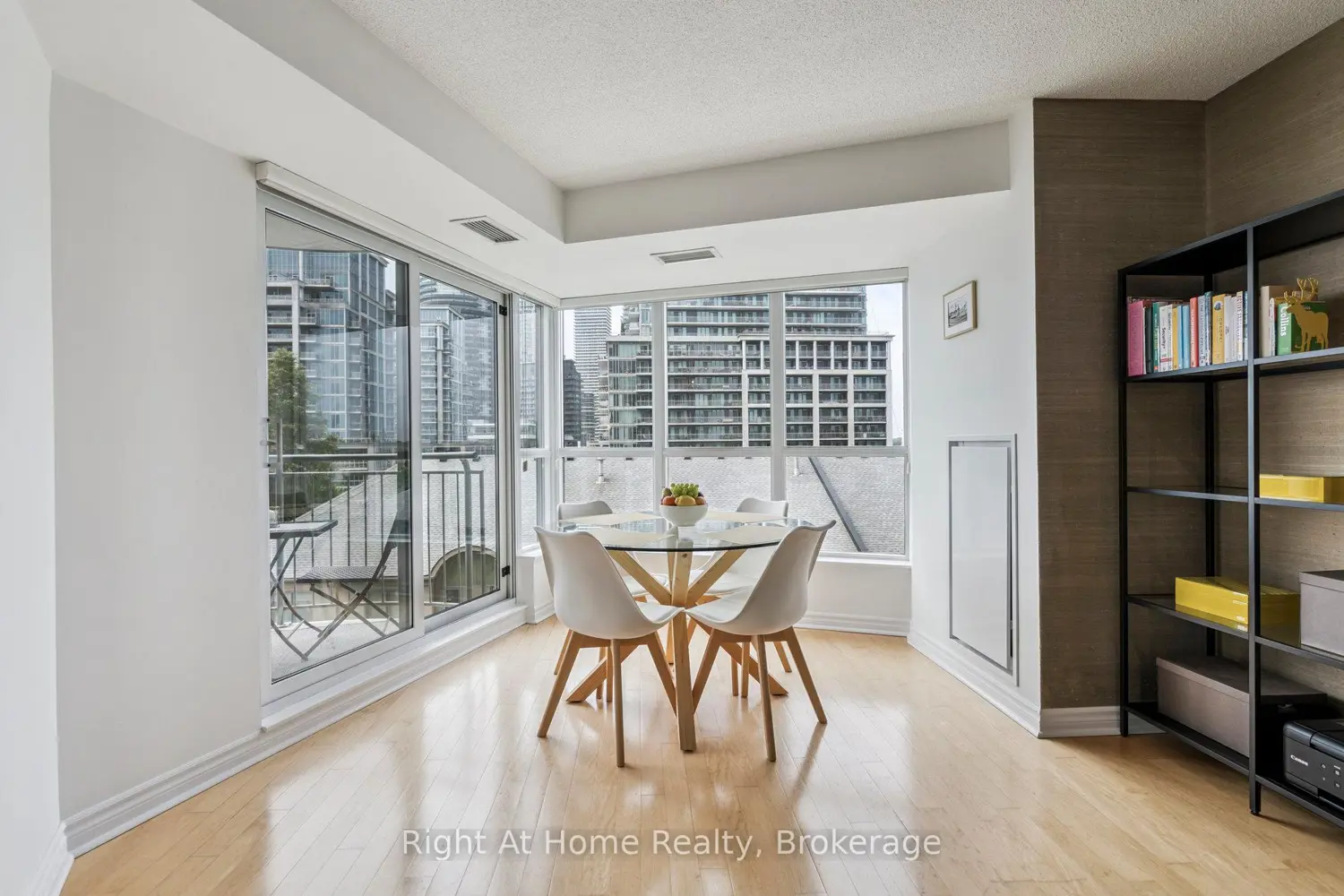Additional image 7 of 2111 Lake Shore Boulevard 605