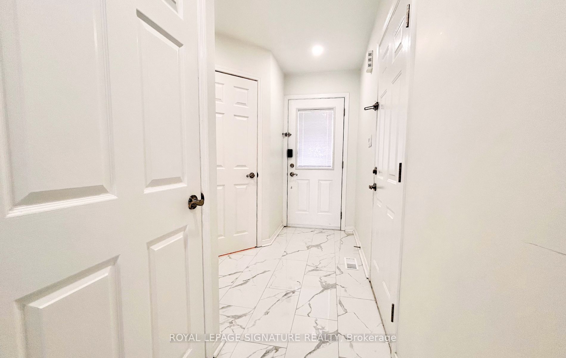 28 Millburn Drive, Clarington, ON, L1C 5L6 photo 3