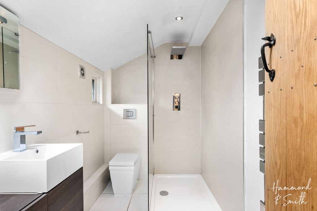 Additional image 15 of 6 bed barn conversion to rentWoodside, Epping CM16
