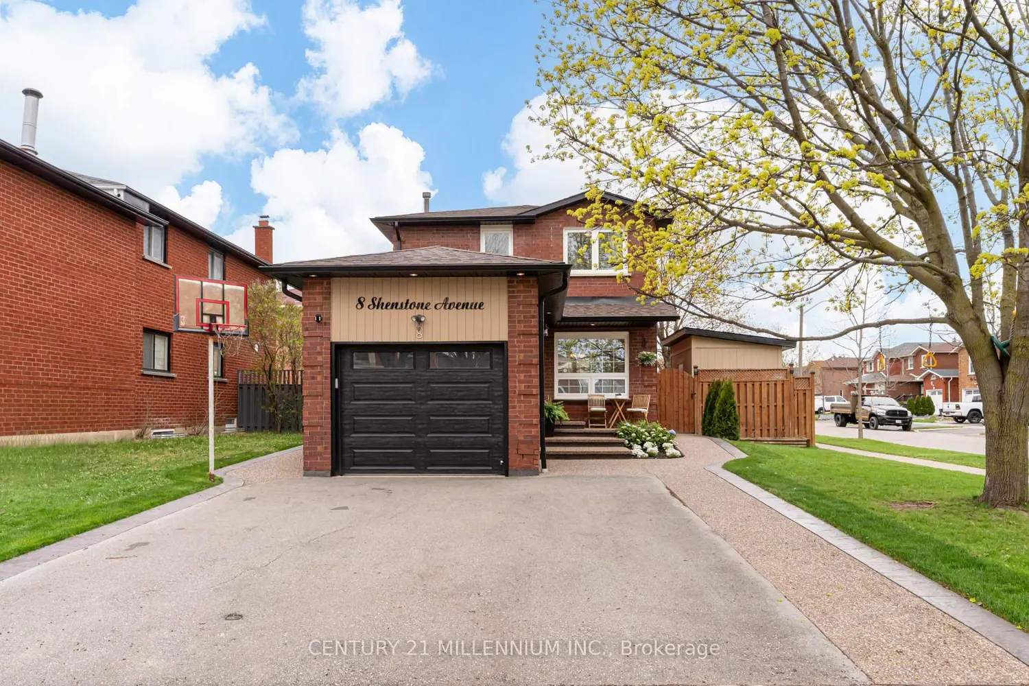 8 Shenstone Avenue