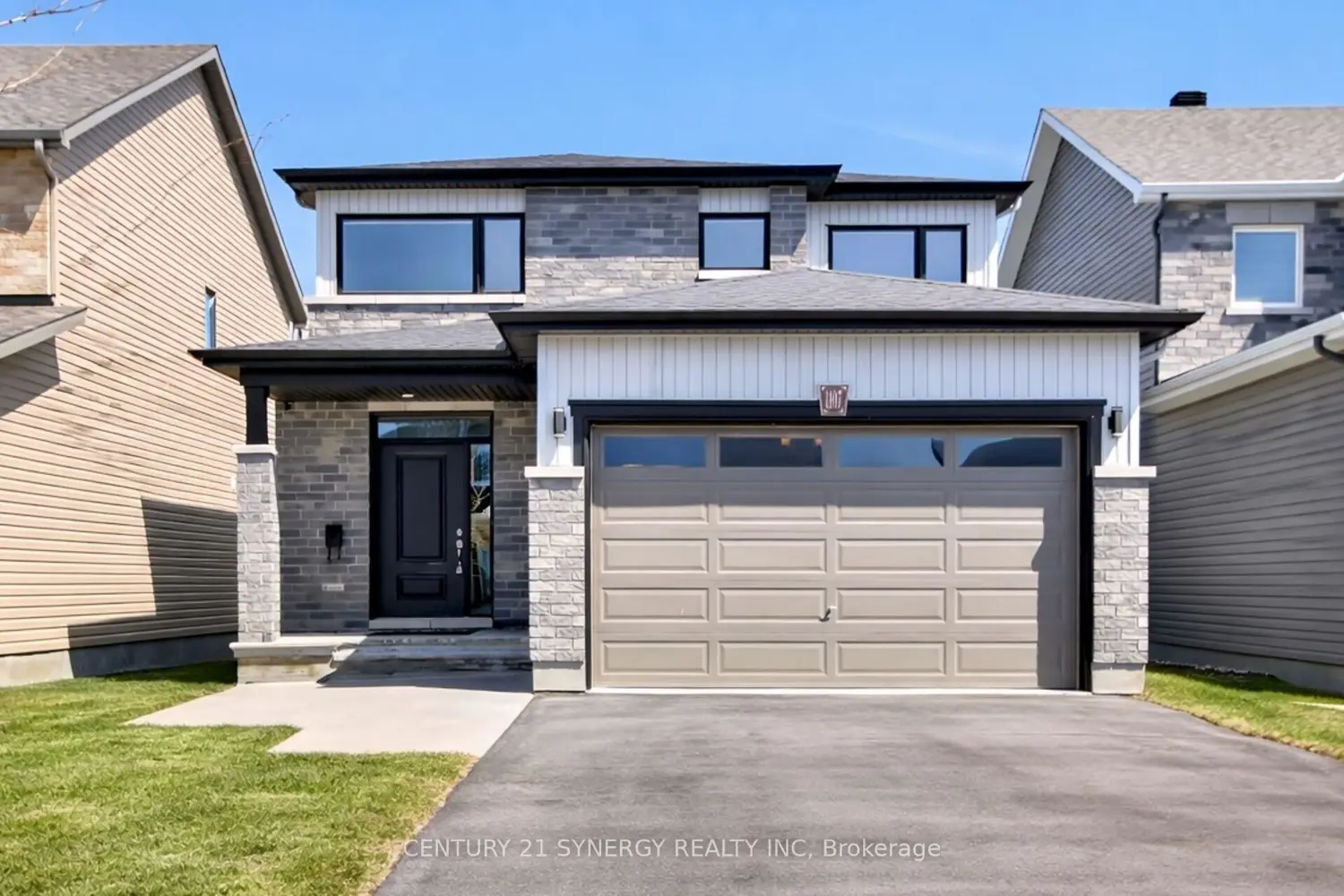 1107 Beckett Crescent photo 2
