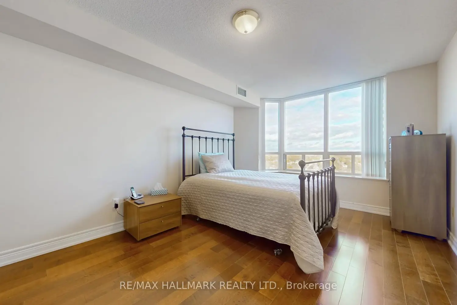 Additional image 12 of 89 Skymark Drive 1610