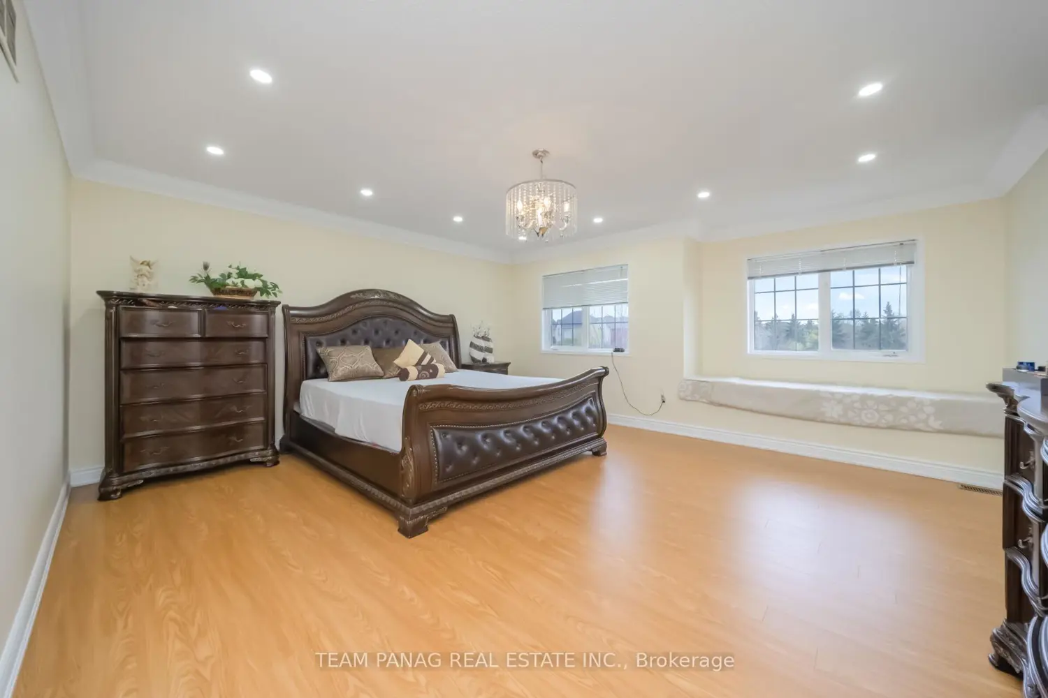 Additional image 7 of 10 Hollowgrove Boulevard