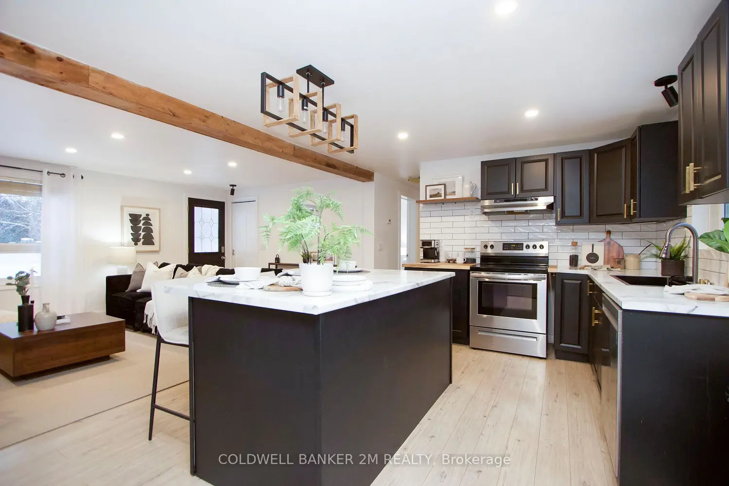 Additional image 12 of 812 Burnham Street