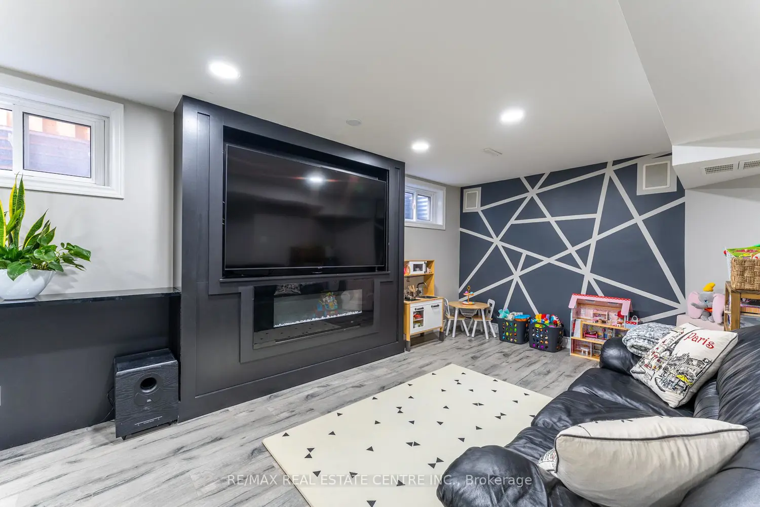 Additional image 19 of 499 Aberdeen Avenue