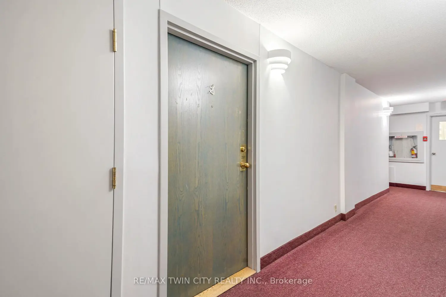 Additional image 4 of 9 Bonheur Court 207