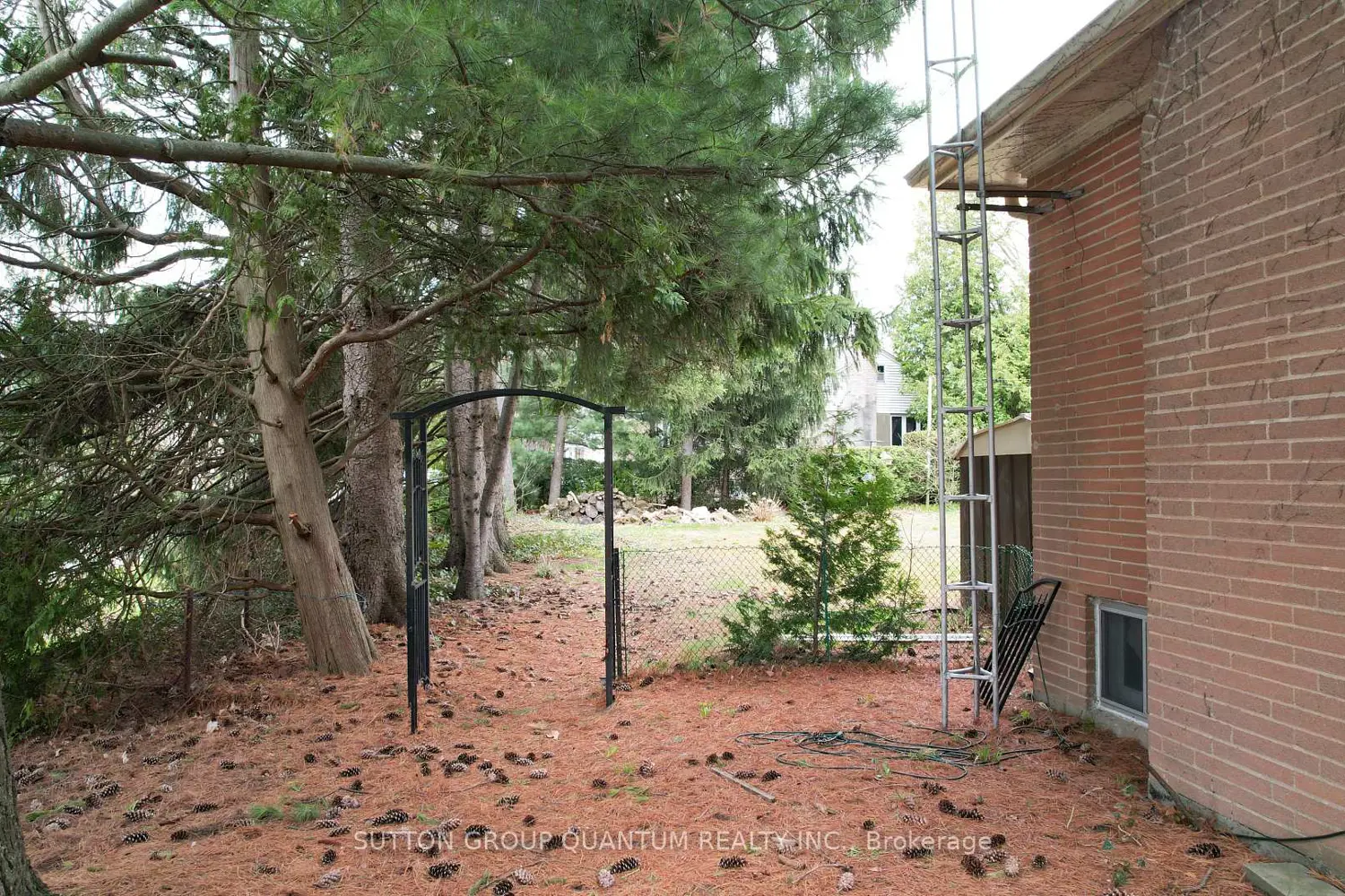 Additional image 4 of 394 Maplehurst Avenue