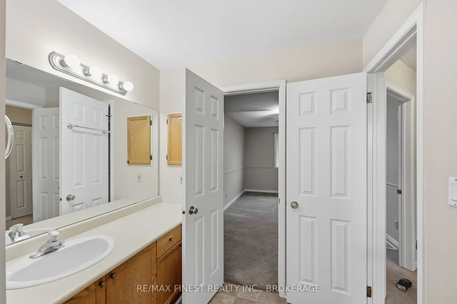 Additional image 17 of 870 Walker Court