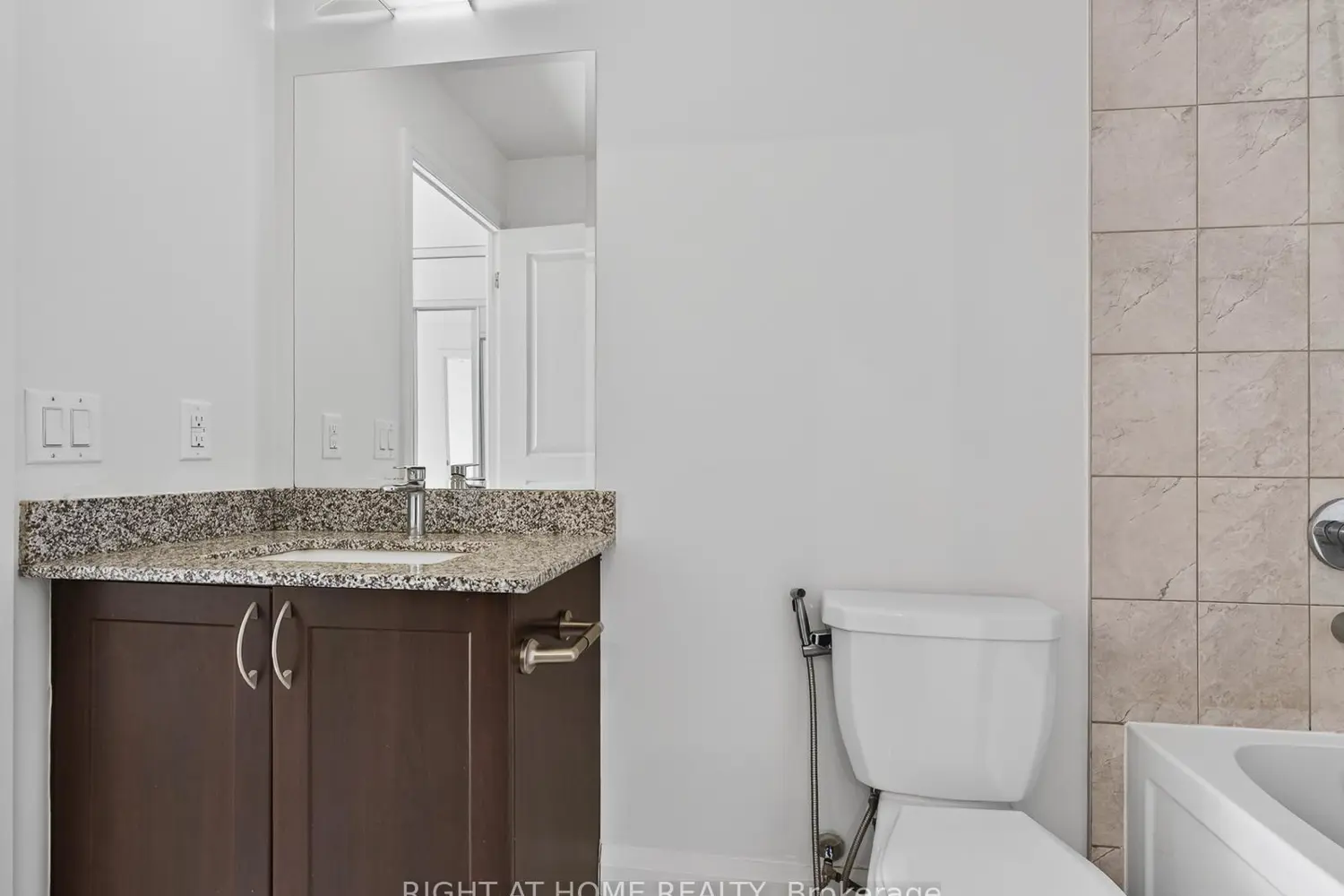 Additional image 15 of 2800 Keele Street 518