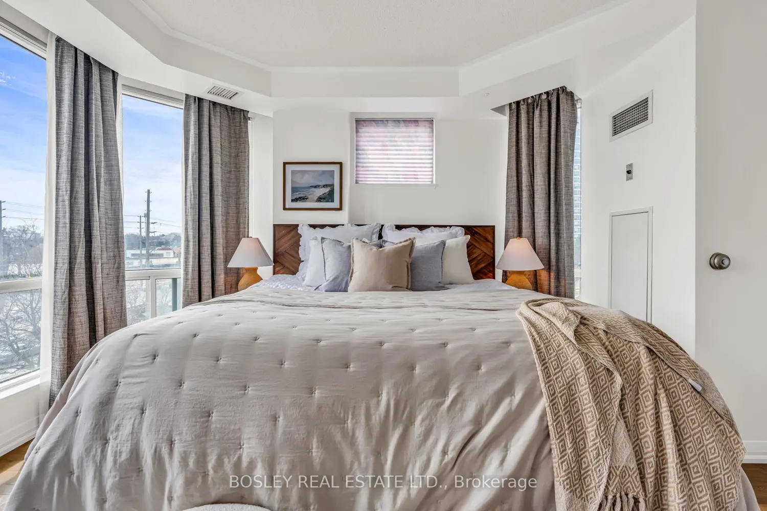 Additional image 12 of 7378 Yonge Street 308